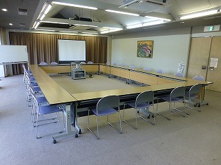 大きめの会議形式 大きめの会議形式